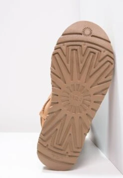 Ugg Bailey BowStivalettiChestnut Donna Stivaletti UG111X00C-O11 10 Ugg Bailey BowStivalettiChestnut Donna Stivaletti UG111X00C-O11 -Ugg 0b6a2300fe7047baaf0b63fcb01e6b42