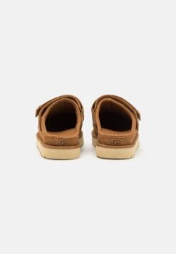 Ugg GoldenstarPantofoleChestnut Donna Pantofole UG111A082-O11 13 Ugg GoldenstarPantofoleChestnut Donna Pantofole UG111A082-O11 -Ugg 11c8ffe1b72144618c38b4ee2643fe11