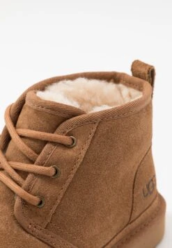 Ugg Neumel Ii UnisexStivaletti StringatiChestnut Bambini Stivali UG113I01E-B11 8 Ugg Neumel Ii UnisexStivaletti StringatiChestnut Bambini Stivali UG113I01E-B11 -Ugg 222b18af37324062a92e4c074bfa4b40