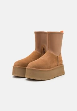 Ugg Classic DipperStivaletti Con PlateauChestnut Donna Stivaletti UG111X07Y-O11 8 Ugg Classic DipperStivaletti Con PlateauChestnut Donna Stivaletti UG111X07Y-O11 -Ugg 28465f5b59074ff981e25c688920a447