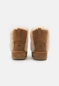 Ugg Classic CloudpeakStivali Da Neve Chestnut Donna Stivali UG111X07R-O12 7 Ugg Classic CloudpeakStivali Da Neve Chestnut Donna Stivali UG111X07R-O12 -Ugg 30d6452fe7e841a4be8999925a9e1a9f