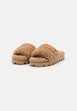 Ugg Cozetta CurlyPantofoleChestnut Donna Pantofole UG111D042-O11 8 Ugg Cozetta CurlyPantofoleChestnut Donna Pantofole UG111D042-O11 -Ugg 311c08e813f646b49388542cd3423ecf