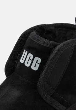 Ugg Accessible Neumel Ez-Fit UnisexStivalettiBlack Bambini Stivali UG116I00O-Q11 11 Ugg Accessible Neumel Ez-Fit UnisexStivalettiBlack Bambini Stivali UG116I00O-Q11 -Ugg 3efe433853314f1db51b378b157d66e7