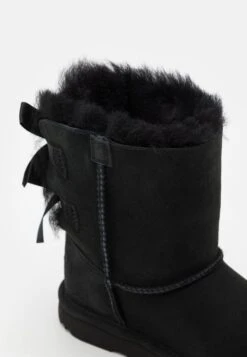 Ugg Bailey Bow Stivali AltiBlack Bambini Stivali UG113J00U-Q11 11 Ugg Bailey Bow Stivali AltiBlack Bambini Stivali UG113J00U-Q11 -Ugg 3feacc553047414b80279e4e22fbc964