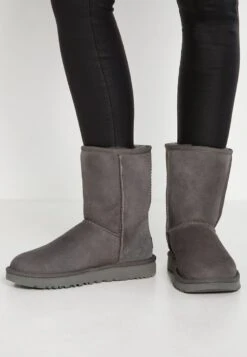 Ugg 27 Ugg Classic ShortStivalettiGrey Donna Stivaletti UG111X00J-C11