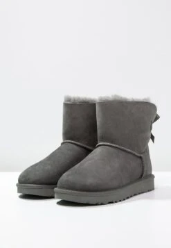 Ugg Mini Bailey BowStivalettiGrey Donna Stivaletti UG111Y00L-C11 10 Ugg Mini Bailey BowStivalettiGrey Donna Stivaletti UG111Y00L-C11 -Ugg 525dc8735edb46f7804c2d07d49bc97e