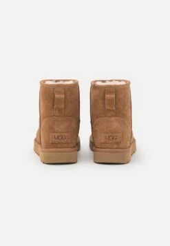 Ugg Classic Mini Side Logo StivalettiChestnut Donna Stivaletti UG111X06H-O11 9 Ugg Classic Mini Side Logo StivalettiChestnut Donna Stivaletti UG111X06H-O11 -Ugg 7d9a13af92bd47959ce7d74fe03b0971