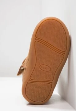 Ugg Keelan Unisex - Stivaletti - Chestnut 16 Ugg Keelan Unisex - Stivaletti - Chestnut -Ugg 7d9e1ff3488a4e0b9c2f9849040c57ca