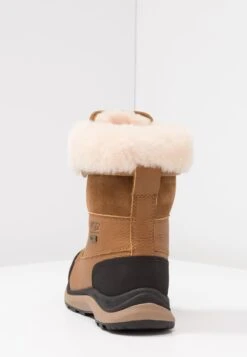 Ugg AdirondackStivali Da Neve Chestnut Donna Stivali UG111X027-O11 13 Ugg AdirondackStivali Da Neve Chestnut Donna Stivali UG111X027-O11 -Ugg 87e76589e8f44584866488c6279b74f7