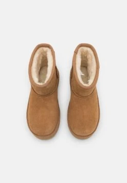 Ugg Classic Mini Platform UnisexStivali Da Neve Chestnut Bambini Stivali UG116I00U-O11 9 Ugg Classic Mini Platform UnisexStivali Da Neve Chestnut Bambini Stivali UG116I00U-O11 -Ugg 94a296883f7d42d4be74ac3d376bad7a