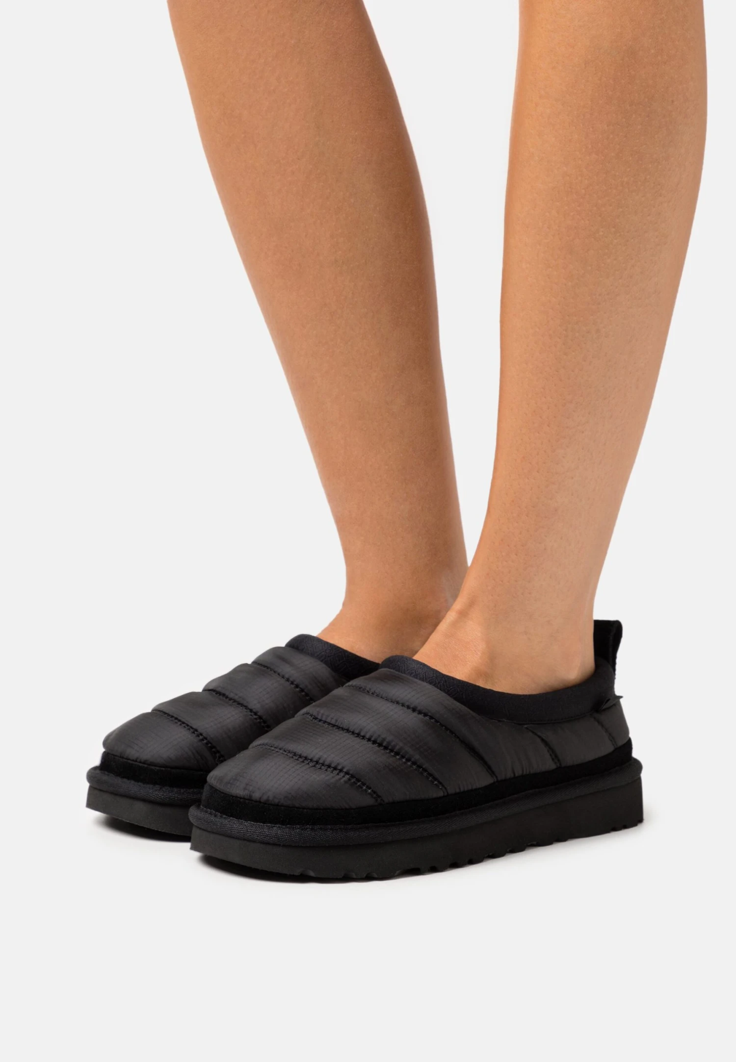 Ugg TasmanScarpe Senza LacciBlack Donna Scarpe Piatte UG111D03Z-Q11 1 Ugg TasmanScarpe Senza LacciBlack Donna Scarpe Piatte UG111D03Z-Q11