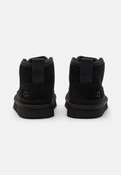 Ugg Accessible Neumel Ez-Fit UnisexStivalettiBlack Bambini Stivali UG116I00O-Q11 8 Ugg Accessible Neumel Ez-Fit UnisexStivalettiBlack Bambini Stivali UG116I00O-Q11 -Ugg a361c3c6cfce414cbee15514efff0f8f