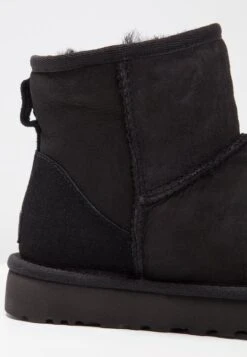 Ugg Classic MiniStivalettiBlack Donna Stivaletti UG111Y00A-Q11 17 Ugg Classic MiniStivalettiBlack Donna Stivaletti UG111Y00A-Q11 -Ugg a911d1b31add41fdbb8c61a60b9cc56b