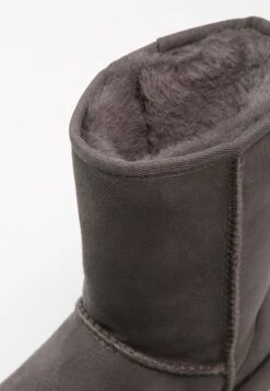 Ugg Classic ShortStivalettiGrey Donna Stivaletti UG111X00J-C11 -Ugg b13a1a7628e345d2b3975df9db1cb9e0