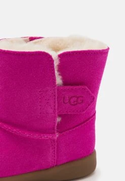Ugg KeelanStivalettiRock Rose Bambini Stivali UG113I02I-J11 11 Ugg KeelanStivalettiRock Rose Bambini Stivali UG113I02I-J11 -Ugg c0de04b768b0430585e797b28303d208
