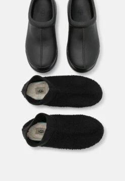 Ugg TasmanScarpe Senza LacciBlack Donna Scarpe Piatte UG111E012-Q11 11 Ugg TasmanScarpe Senza LacciBlack Donna Scarpe Piatte UG111E012-Q11 -Ugg c35305789f044820bf25133d7c9d5fd8
