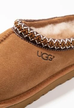 Ugg TasmanPantofoleChestnut Uomo Pantofole UG112I00L-B11 9 Ugg TasmanPantofoleChestnut Uomo Pantofole UG112I00L-B11 -Ugg c79e16aa1430443686a0e914e449990a