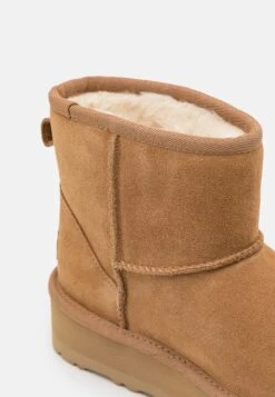 Ugg Classic Mini Platform UnisexStivali Da Neve Chestnut Bambini Stivali UG116I00U-O11 11 Ugg Classic Mini Platform UnisexStivali Da Neve Chestnut Bambini Stivali UG116I00U-O11 -Ugg c929f57c265c4f43b3646872c48438ce