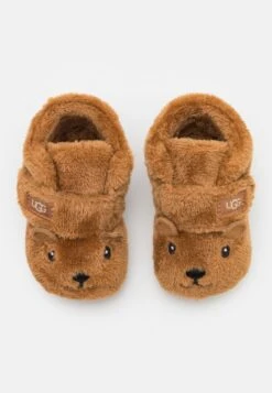 Ugg Bixbee And Lovey Bear Stuffie SetRegalo Per NascitaChestnut Bambini Scarpe Per Gattonare UG116F00C-B11 11 Ugg Bixbee And Lovey Bear Stuffie SetRegalo Per NascitaChestnut Bambini Scarpe Per Gattonare UG116F00C-B11 -Ugg d4b01980692a4d5eb59937ea9880fb4a