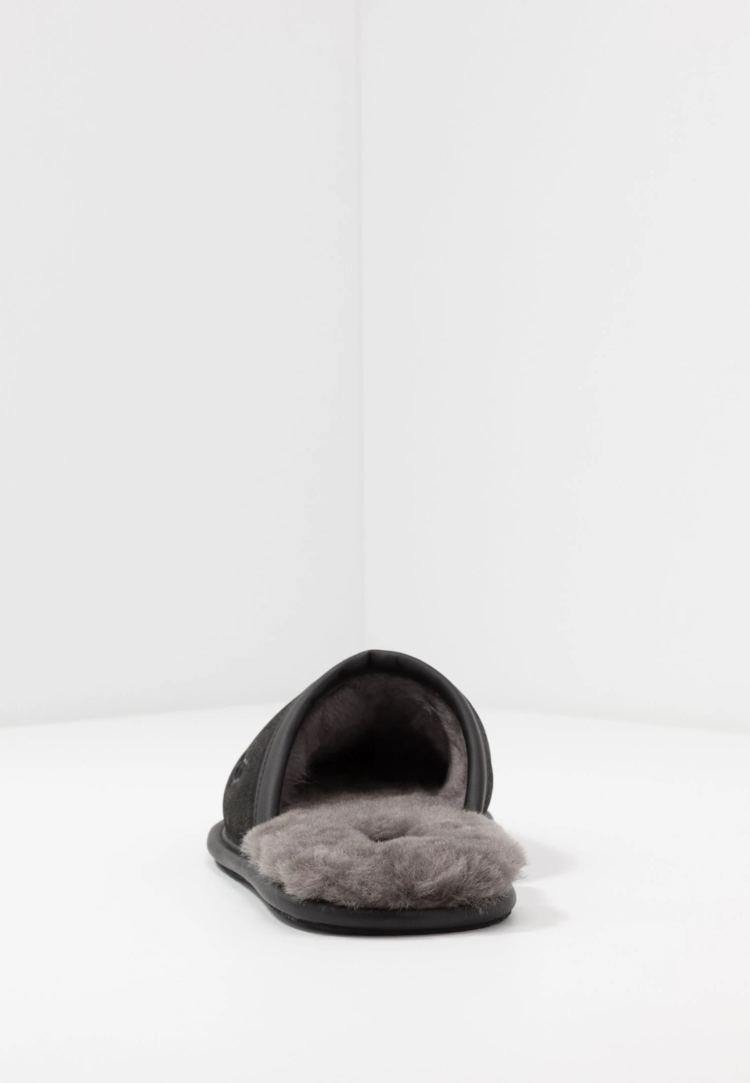 Ugg ScuffPantofoleBlack Uomo Pantofole UG112I00N-Q11 4 Ugg ScuffPantofoleBlack Uomo Pantofole UG112I00N-Q11 - immagine 4