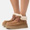 Ugg Funkarra Cabin CuffStivaletti Con PlateauChestnut Donna Stivaletti UG111X07W-O11