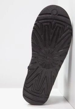 Ugg Classic MiniStivalettiBlack Donna Stivaletti UG111Y00A-Q11 16 Ugg Classic MiniStivalettiBlack Donna Stivaletti UG111Y00A-Q11 -Ugg f357604ec0b446cf92cd699ddaccbfab