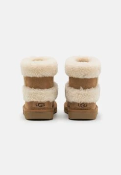 Ugg Ultra Mini Fluff Unisex - Stivaletti - Chestnut 8 Ugg Ultra Mini Fluff Unisex - Stivaletti - Chestnut -Ugg f5037a39096145449a13714710c659a6