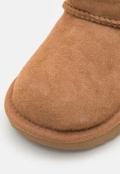 Ugg Classic Ultra Mini Unisex - Stivaletti - Chestnut 11 Ugg Classic Ultra Mini Unisex - Stivaletti - Chestnut -Ugg fb3546b8874e42458ab064344177fc4e