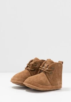 Ugg Baby Neumel & Beanie SetRegalo Per NascitaChestnut Bambini Scarpe Per Gattonare UG116F006-B11 12 Ugg Baby Neumel & Beanie SetRegalo Per NascitaChestnut Bambini Scarpe Per Gattonare UG116F006-B11 -Ugg fe12ef69d0db4b8bb11c33c7c915562b