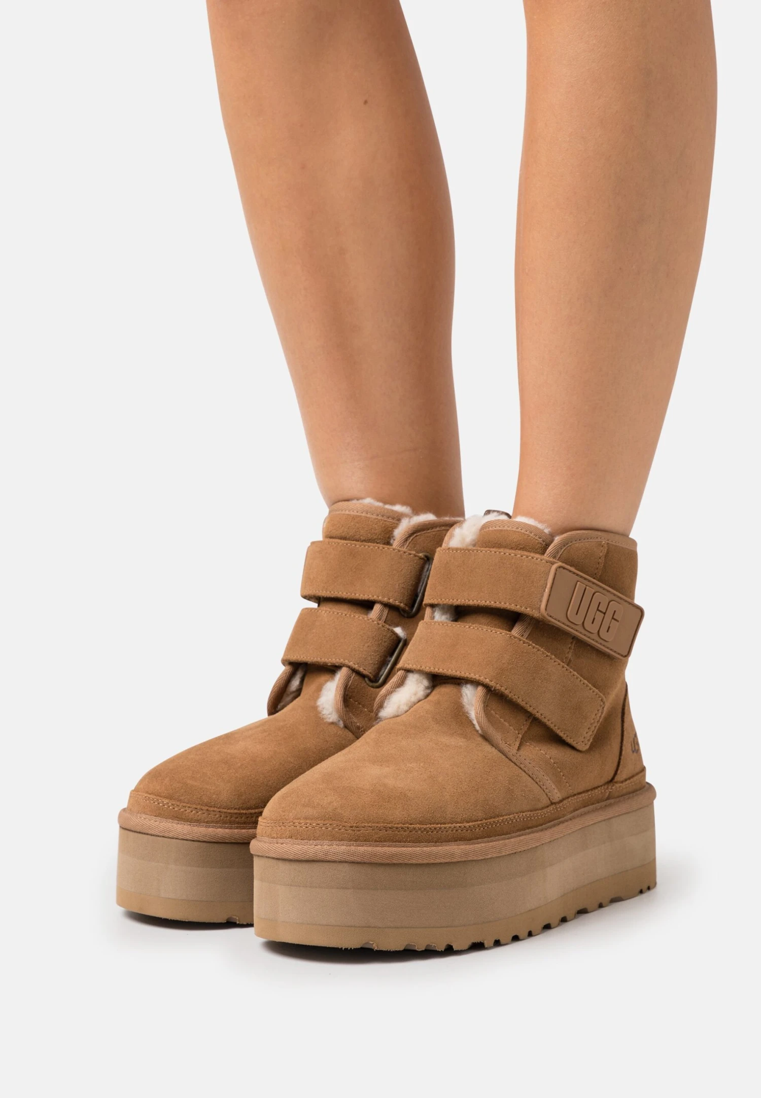 Ugg Neumel PlatformStivali Da Neve Chestnut Donna Stivali UG111X073-O11 1 Ugg Neumel PlatformStivali Da Neve Chestnut Donna Stivali UG111X073-O11